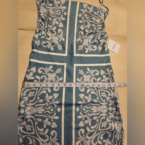 NEW Forever 21 Blue & White Baroque Scarf Print Satin Slip Dress - Size S (NWT). - Picture 6 of 9